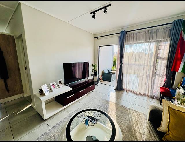 3 BEDROOM FLAT FOR SALE IN WATERFALL